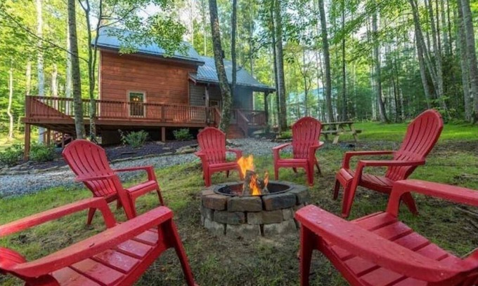 Hampton Cabina | Hygge Hus-A Hidden Getaway in the Forest