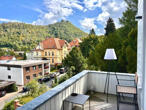 Oberdorla Apartamento | HyggeLiving - NEU - Luxus Apartments in schöner Villa - Bergblick - 3 Balkone - 7 Pers - Parken - 100qm