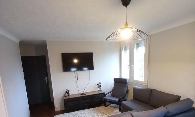 Vire Apartamento | Hyper centre, appart F2 refait à neuf (TV+)