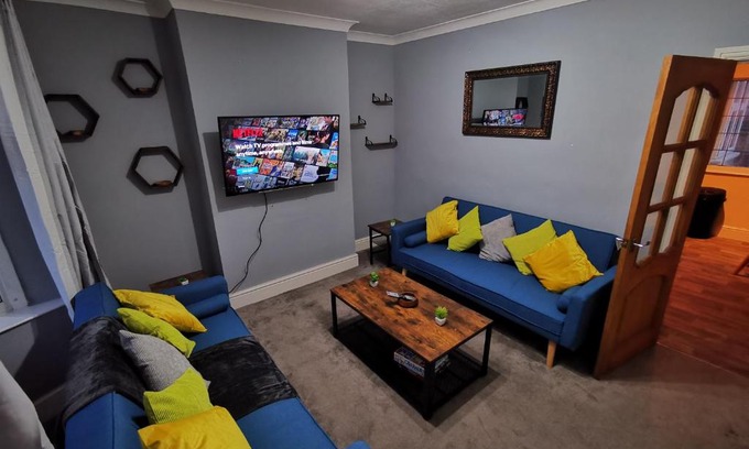 Wolverhampton Casa | i Amazing 5 Beds Sleeps 5 Workers Or Families by Your Night Inn Group