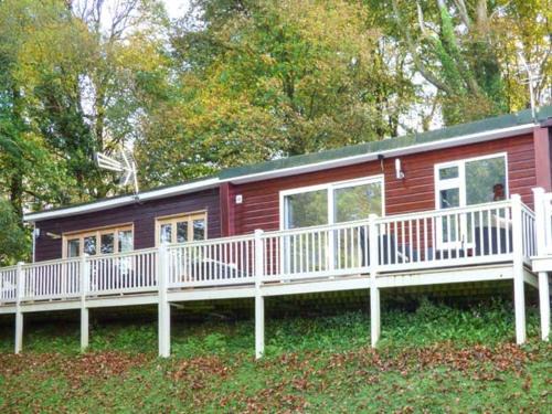 Bucks Cross Casa | I C Lundy Too