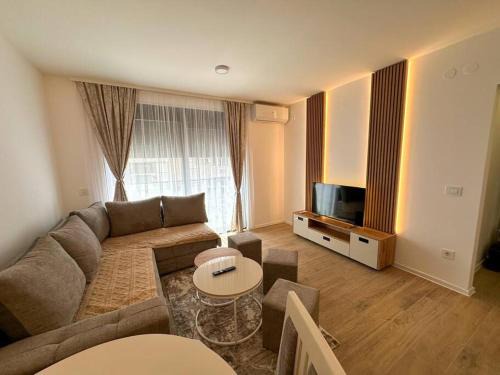Kragujevac Apartamento | I&I 3 Bedrooms Apartment II