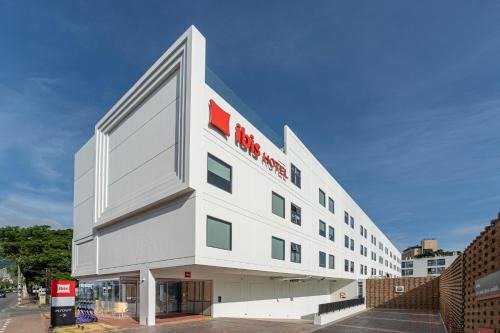 Chang Phueak Hotel | ibis Chiang Mai Nimman Journeyhub