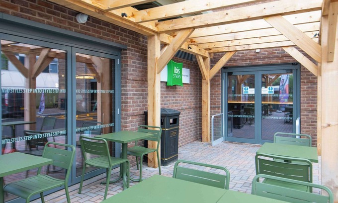 Crawley Hotel | Ibis Styles London Gatwick Airport