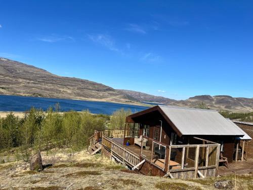 Hvalfjarðarsveit Casa | Icelandic Lake House