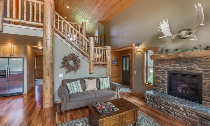 Leavenworth Cabina | Icicle Creek Lodge 2 Minutes to Downtown Leavenworth 3 bedrooms 3 baths