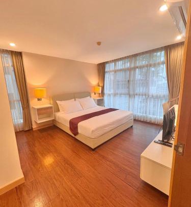 Asoke Hotel | ICON NARINDRA SUITES HOTEL Sukhumvit Bangkok Thailand 50sqm to 90sqm Rooms & FREE Minibar