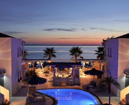 Potos Hotel | Icon Suites by the sea