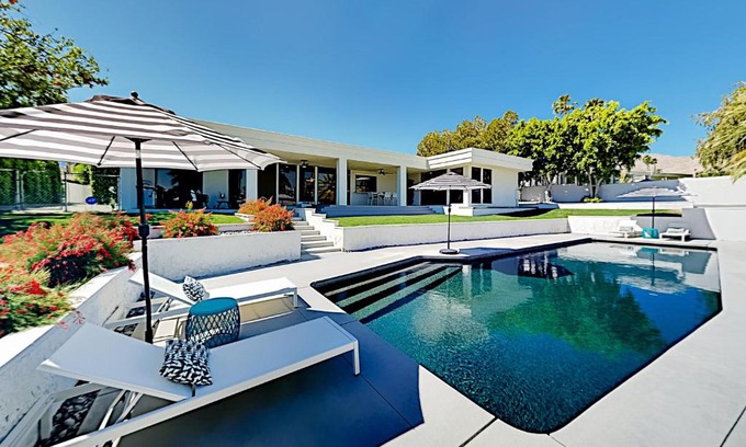 Palm Desert Casa | Iconic Oasis