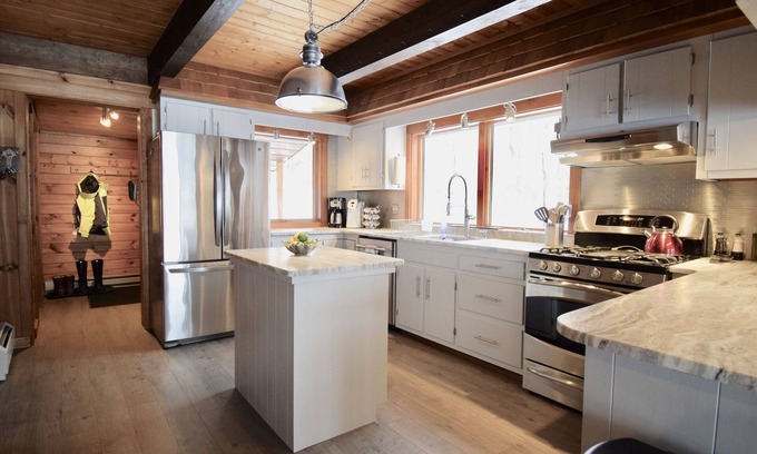 Harrison Casa | Iconic Post y Beam Lake House