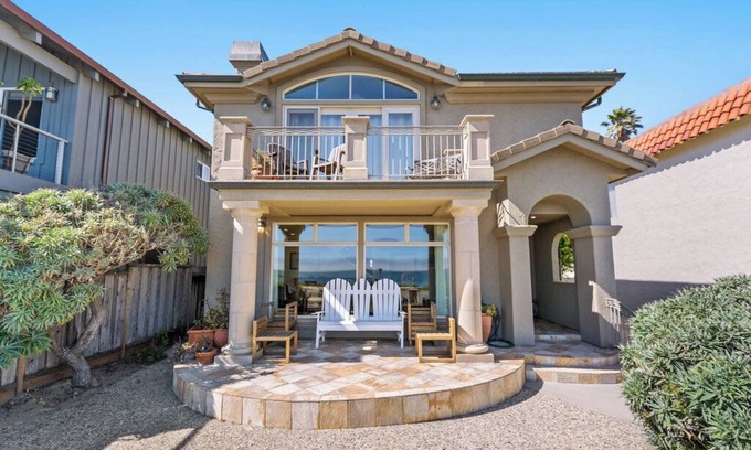 Westside Santa Cruz Casa | Iconic West Cliff with Views!