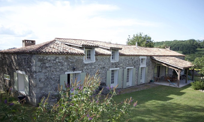 Saint-Jean-de-Duras Casa | Ideal para familias y amigos. Mucho espacio para que todos disfruten.