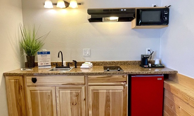 Bonners Ferry Hotel | Idaho Lodge and RV Park