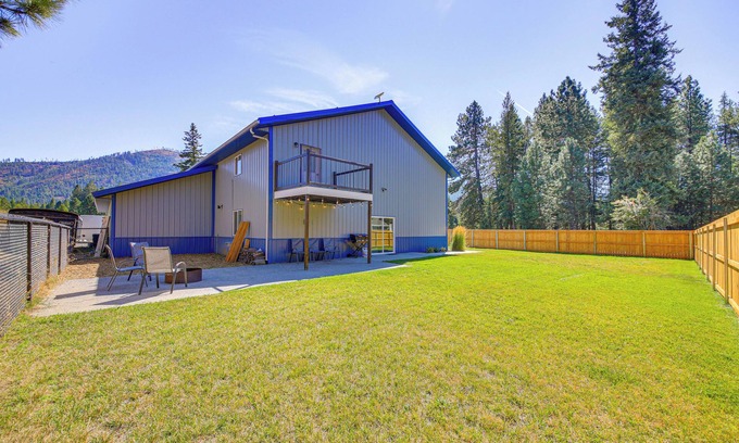 Boundary County Apartamento | Idaho Retreat w/ Fire Pit - 2 Mi to McArthur Lake