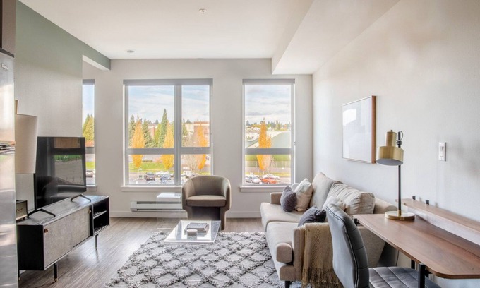 West Woodland Apartamento | Ideal Ballard 1BR w/ Lounge, nr Restaurants & Bars, by Blueground