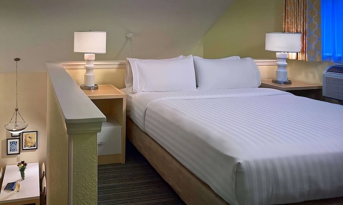 Chesterfield Hotel | Ideal Base in Chesterfield for St. Louis Exploration with Free Parking