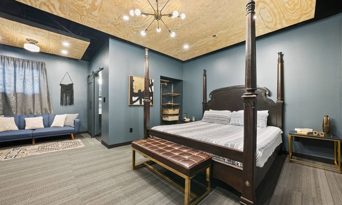 Middletown Casa | Ideal Boutique Hotel in Middletown's Torchlight Pass Revival District 305