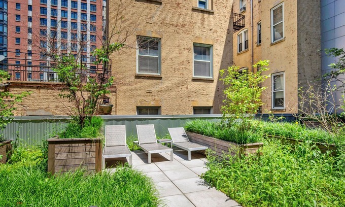 Downtown Brooklyn Apartamento | Ideal Downtown BK 2BR w/ Elevator & Lounge, near groceries, by Blueground