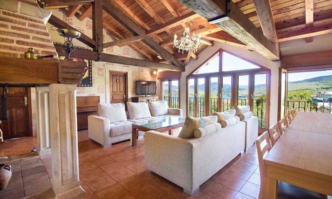 El Rasillo de Cameros Cabaña | ideal familias grandes, se aceptan mascotas, jardín, barbacoa, chimenea