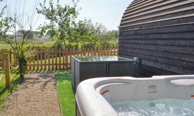 Mablethorpe Cabaña | Ideal for a lovely break just ½ mile to lovely quiet sandy beaches.