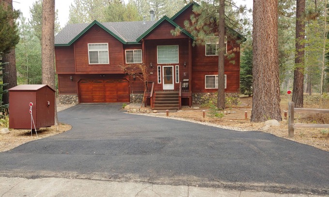 North Upper Truckee Casa | Ideal para escapadas familiares - Backs to National Forest - Bañera de hidromasaje, Wi-Fi y más