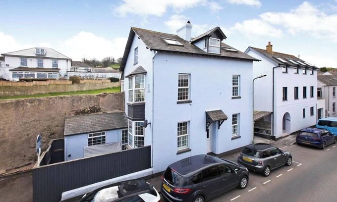 Shaldon Casa | Ideal for families and pet owners, parking space and 5 minutes walk to the beach