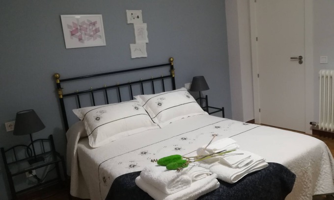 Castronuno Apartamento | Ideal para familias y amigos .Con espacios amplios y con mucha luz y muy cómoda.