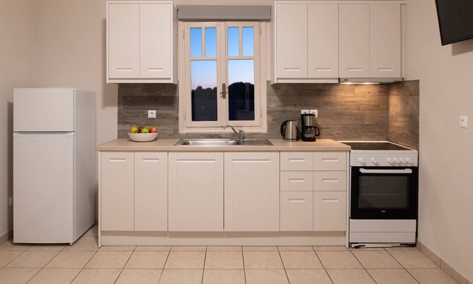 Spartia Casa | Ideal for hosting up to 4 families - 15 mins walk to the beach