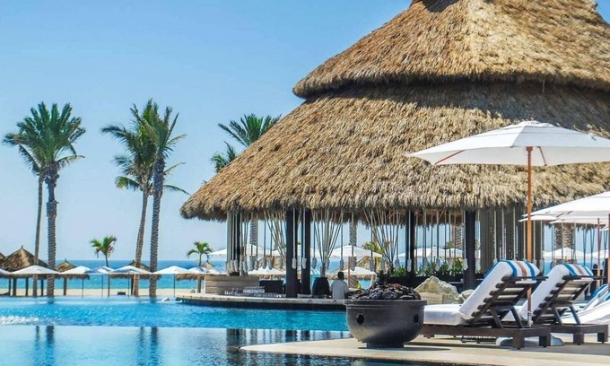 Zona Hotelera Complejo | Ideal Getaway-Cabo Azul Junio Suite Partial Courtyard or Partial Pool View