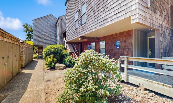 Historic Bayfront Condominio | Ideal getaway on the water with private balcony, cozy layout, and free WiFi