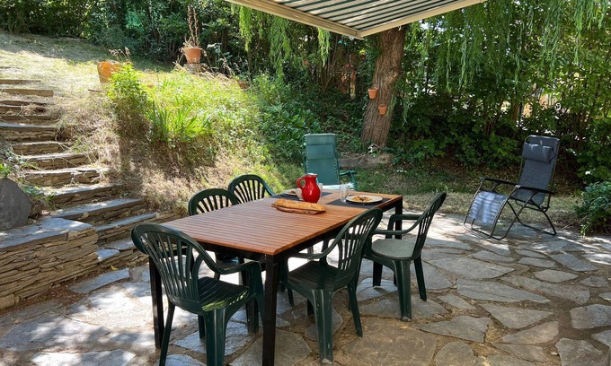 Osseja Casa | casa ideal para familia 8 personas cerca espana con jardin garaje y wifi