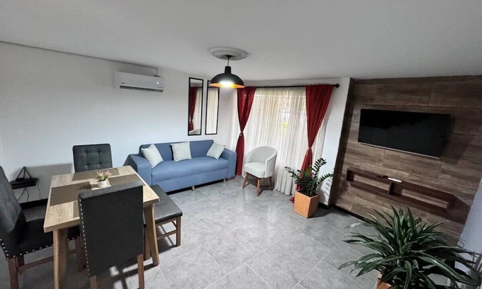 Suramericana Apartamento | Casa ideal para descansar o trabajar mientras conoces Medellín