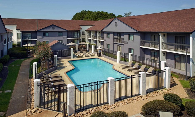 Norcross Casa | Ideal Mix of Value, Comfort and Convenience! 2 Family-friendly Units, Pool