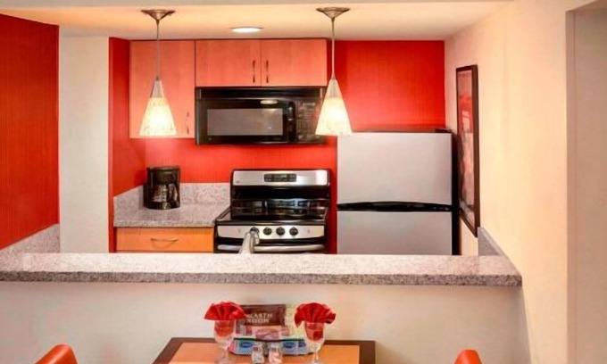 Westborough Casa | Ideal Mix of Value, Comfort and Convenience! Free Parking, Pets Allowed, Pool