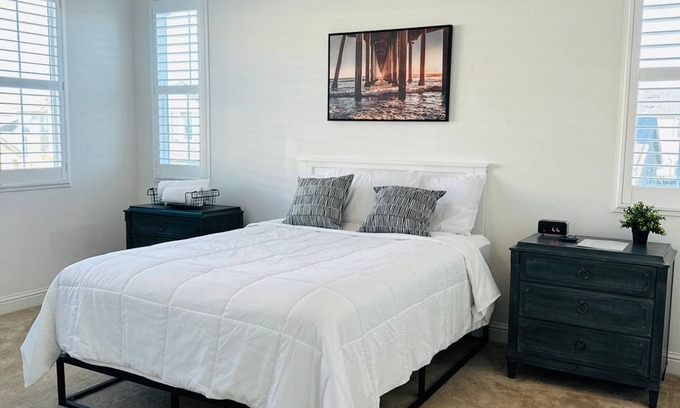 Nut Tree Casa | Ideal Monthly Stay: Master Bedroom Near Kaiser Permanente and Travis AFB