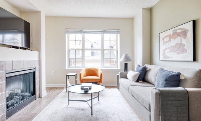 North Bethesda Apartamento | Ideal North Bethesda 1BR w/ W/D, Pool & Gym, nr Metro, by Blueground