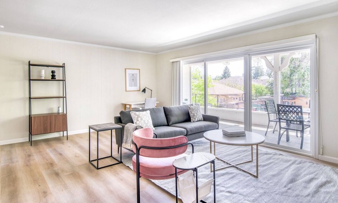 University South Apartamento | Ideal Palo Alto 2BR w/ W/D & Garden, near FB & Google, by Blueground