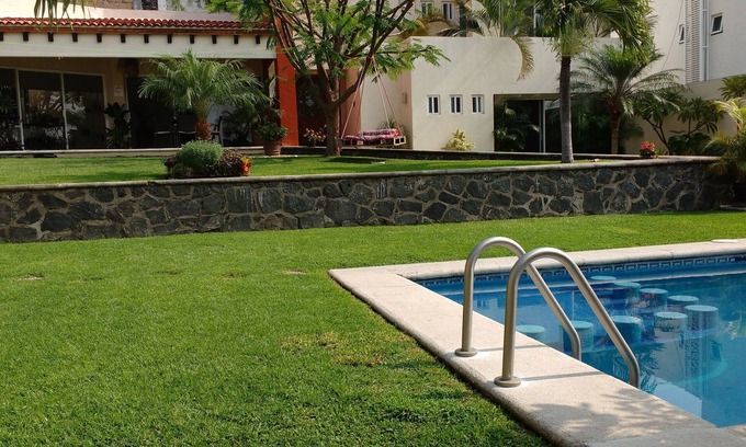 Burgos Bugambilias Casa | casa flor de mayo ideal para descansar y divertirse con la familia o con amigos.