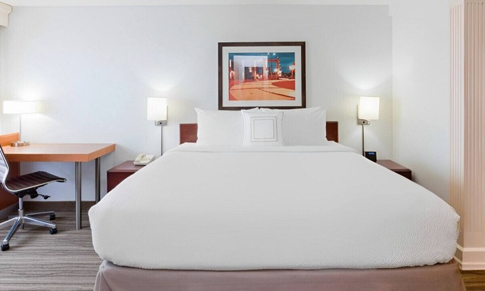 Golden Valley Casa | Ideal Room for Leisure Trips! Pool, Gym