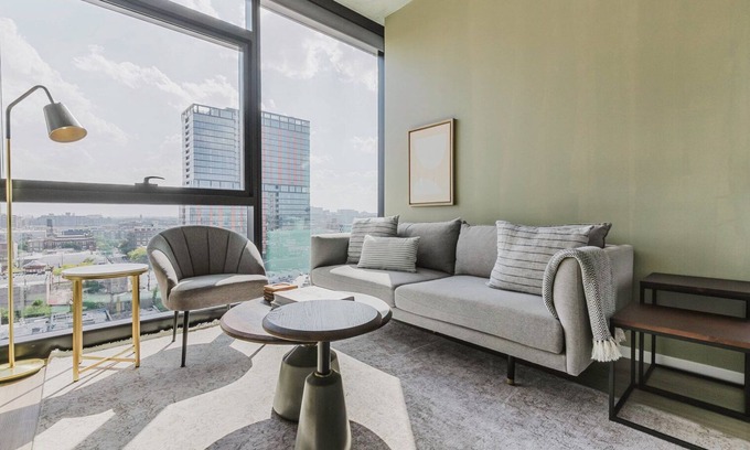West Loop Apartamento | Ideal West Loop 1BR w/ Pool, Gym, Spa, W/D & Elevator, by Blueground