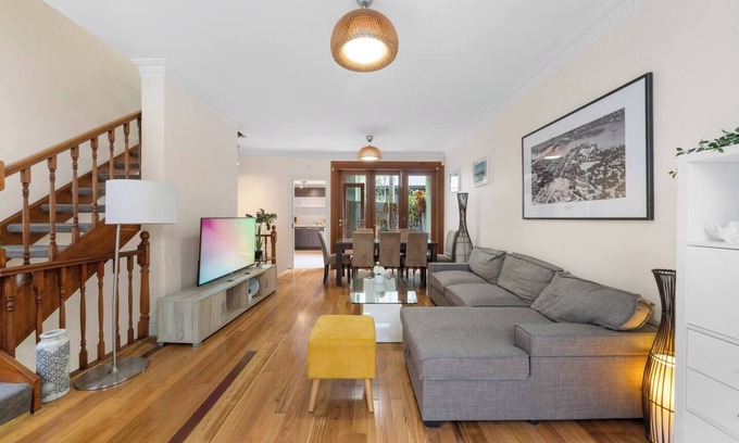 Ultimo Casa | Ideally located 3 BR (Parking)/Central-10 min walk