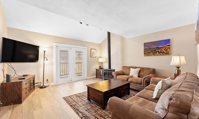 Baldy Mountain Casa | Ideally Located, Cozy Townhome w/ Mountain Views, Private Sauna & Fireplace!