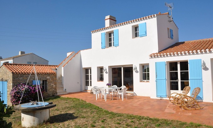 Barbatre Casa | Idealmente situado, casa contemporánea en la duna y vistas al mar