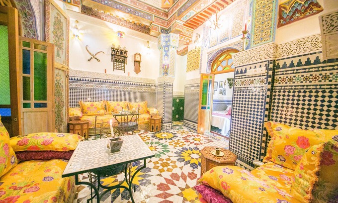 R'habet Zbib Casa | Ideally located in the heart of Fez, this historic building built in 1350