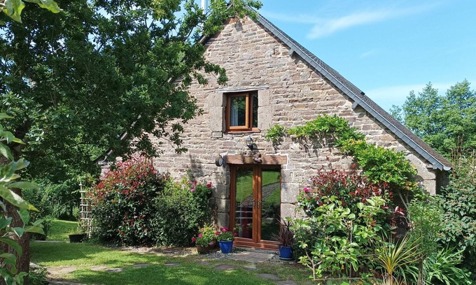 Fontenay Casa | Idealy located converted old mill to a gite with a games room by a river.