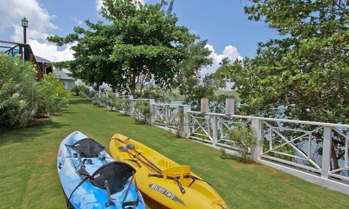Rio Bueno Villa | FRENTE AL MAR, PISCINA PRIVADA, KAYAKS DEL MAR, 6 HAB, SU PROPIO COCINERO!