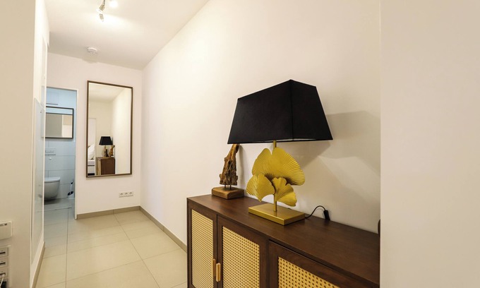 Butzbach Apartamento | Idyll of the Wetterau - Parking lot - SmartTVs - Garden view
