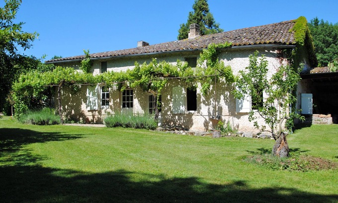 Le Fleix Cabaña | Idyllic and rustic cottage in stunning grounds with private terrace