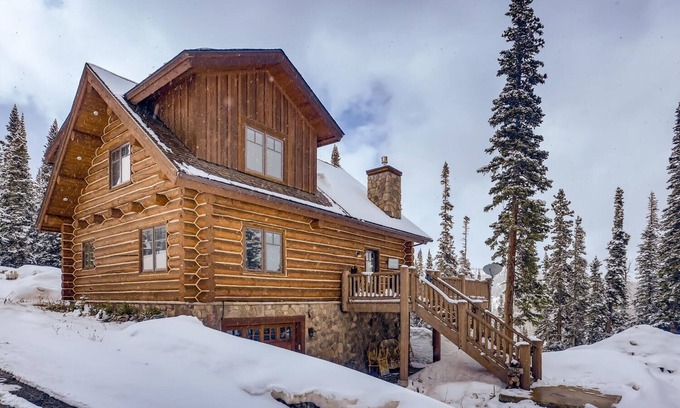 Quandary Village Casa | Idyllic Breckenridge Chalet with deck, valley views and Starlink internet
