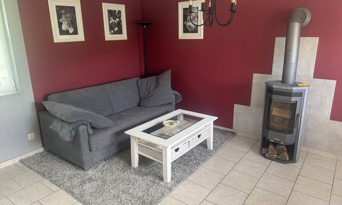 Stuthof Casa | Idyllic bungalow surrounded by greenery, perfect for relaxing.